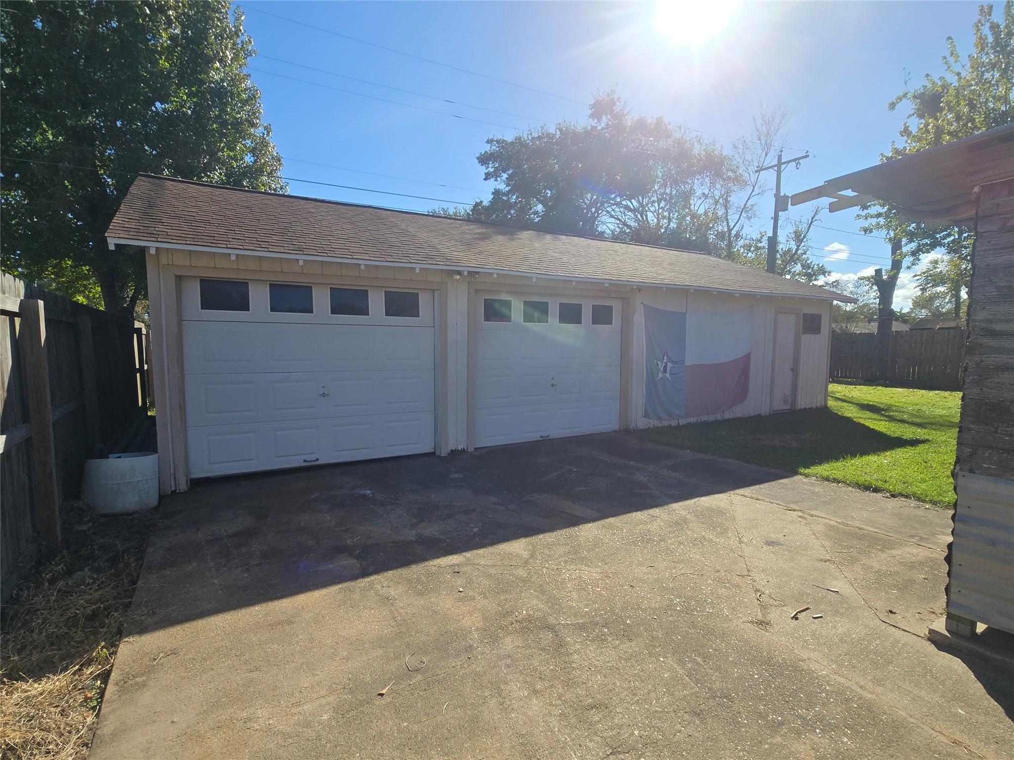 1045 Vine Drive
