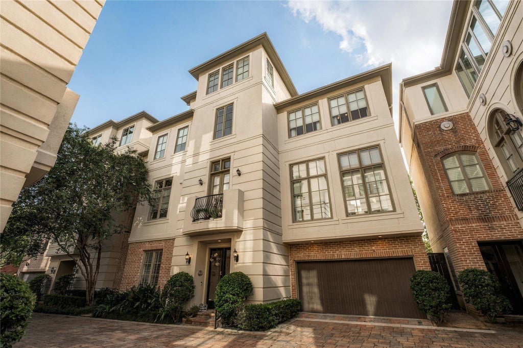 Photo of 523 Lovett Boulevard, Houston, TX 77006 (MLS # 85568987)