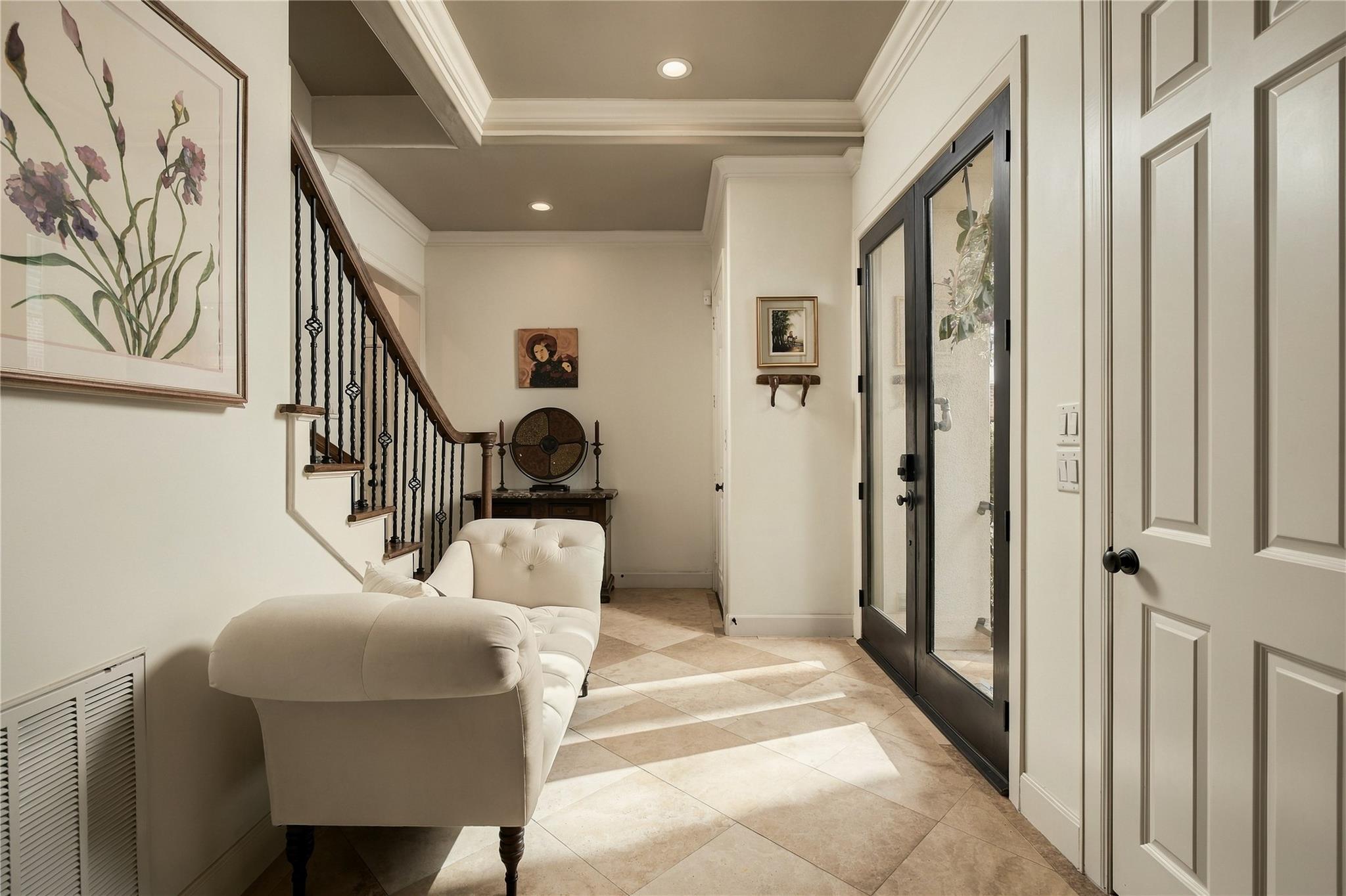523 Lovett Boulevard