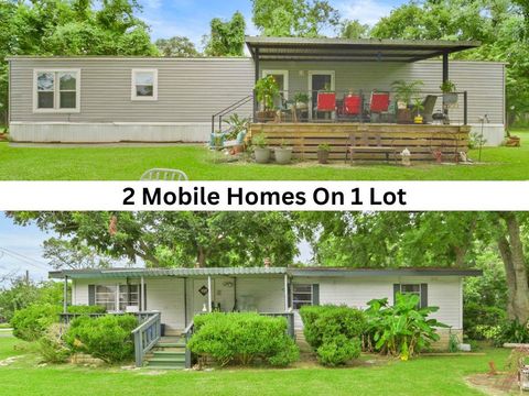 Apartment For Sale - 106 N 3rd Street<br/> Highlands, TX 77562