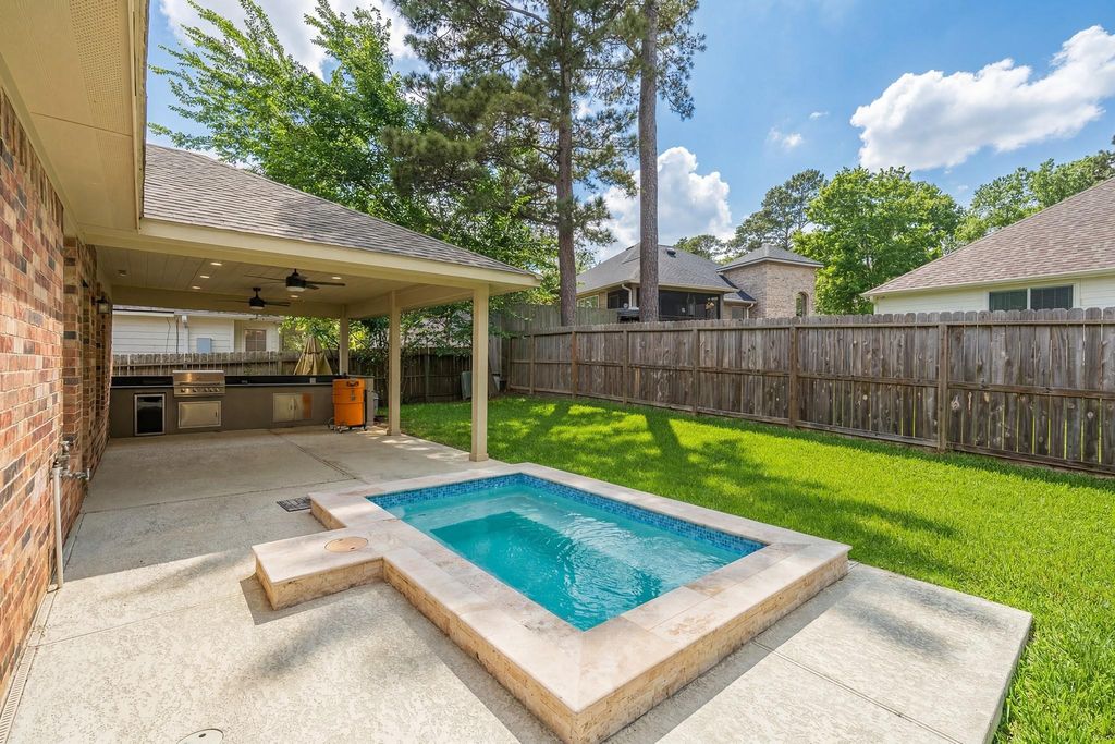 Photo of 13302 Hidden Valley Drive, Montgomery, TX 77356 (MLS # 42043276)