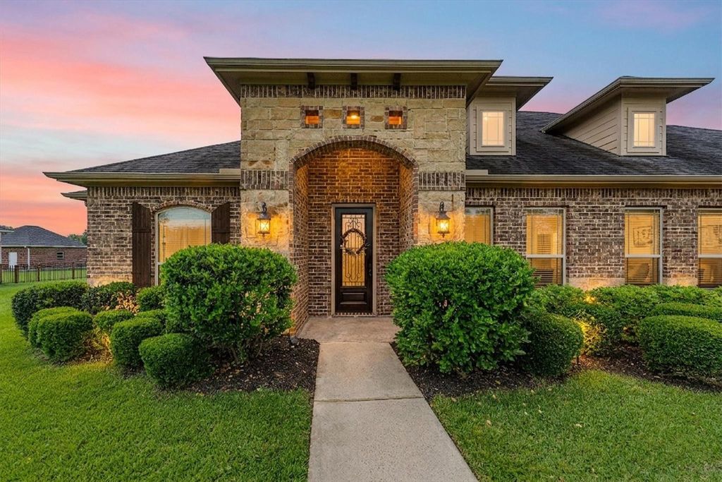 Photo of 18955 Harbor Side Boulevard, Montgomery, TX 77356 (MLS # 16601615)
