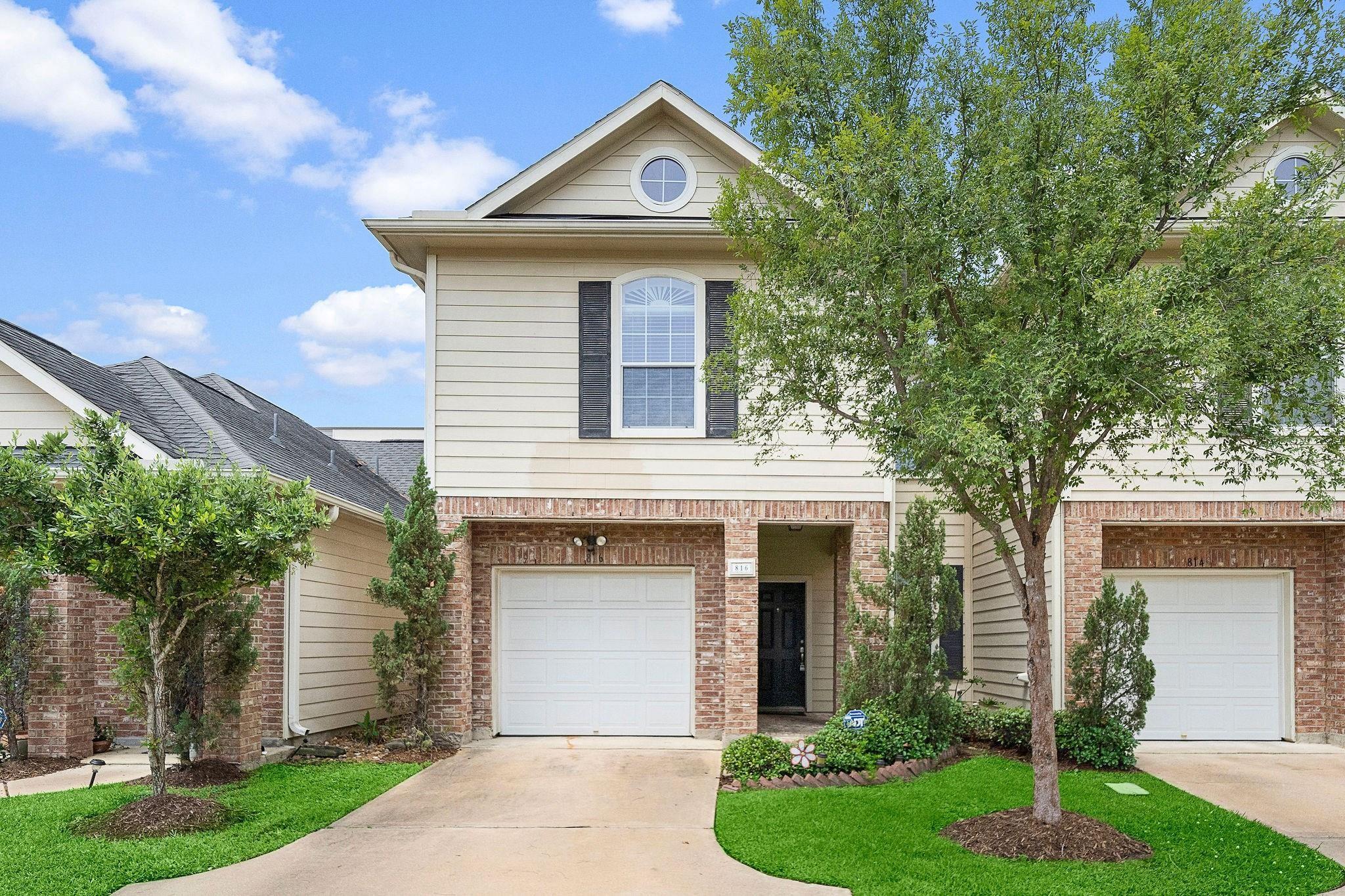 816 Sterling Creek Circle