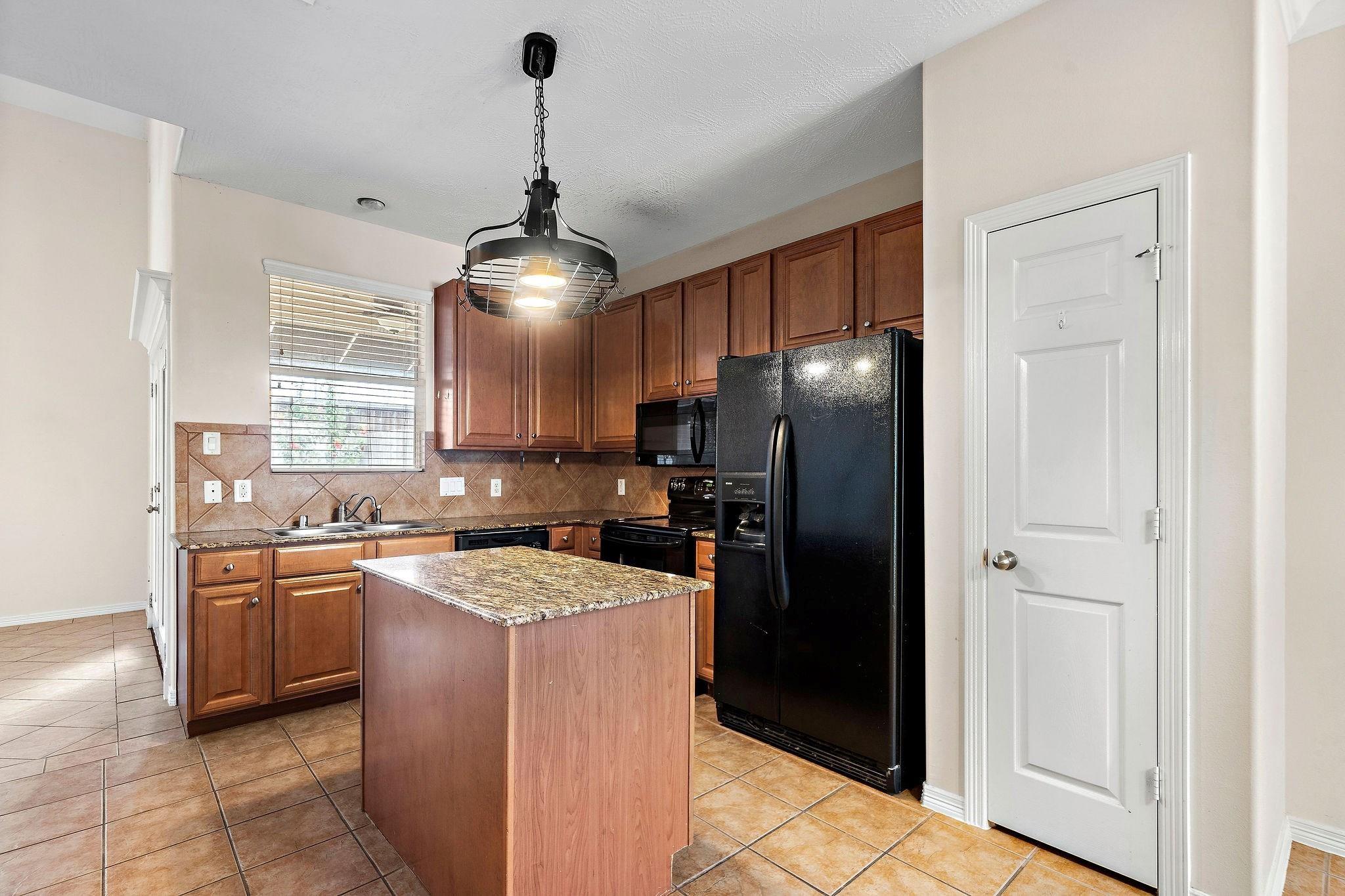 816 Sterling Creek Circle