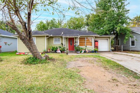 Photo of 1504 Harris Avenue, Pasadena, TX 77506 (MLS # 71789555)