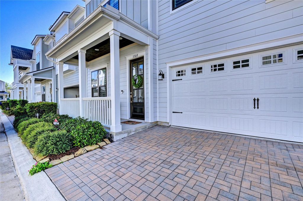 Photo of 3509 Huntsford Drive, Houston, TX 77008 (MLS # 59982515)