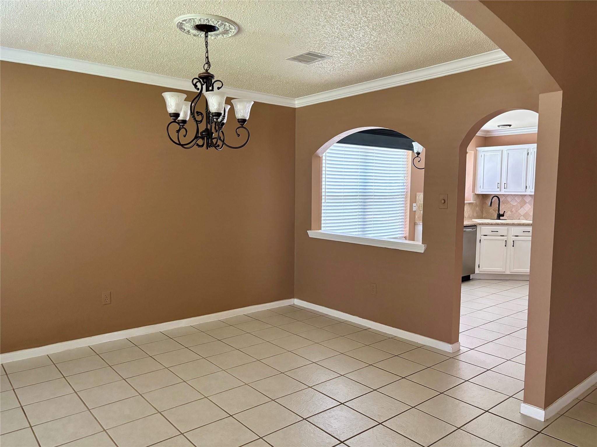 3909 Ashwood Drive