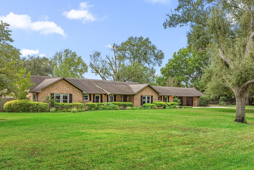 Photo of 5807 Lilac Street, Katy, TX 77493 (MLS # 80390443)