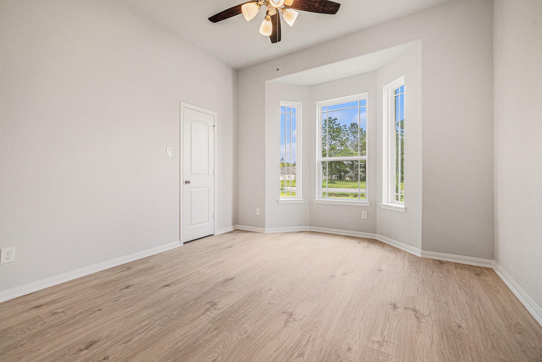 13633 Armstrong