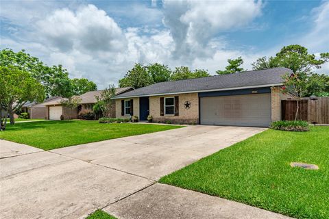 Photo of 5906 High Meadow Street, League City, TX 77573 (MLS # 36467759)