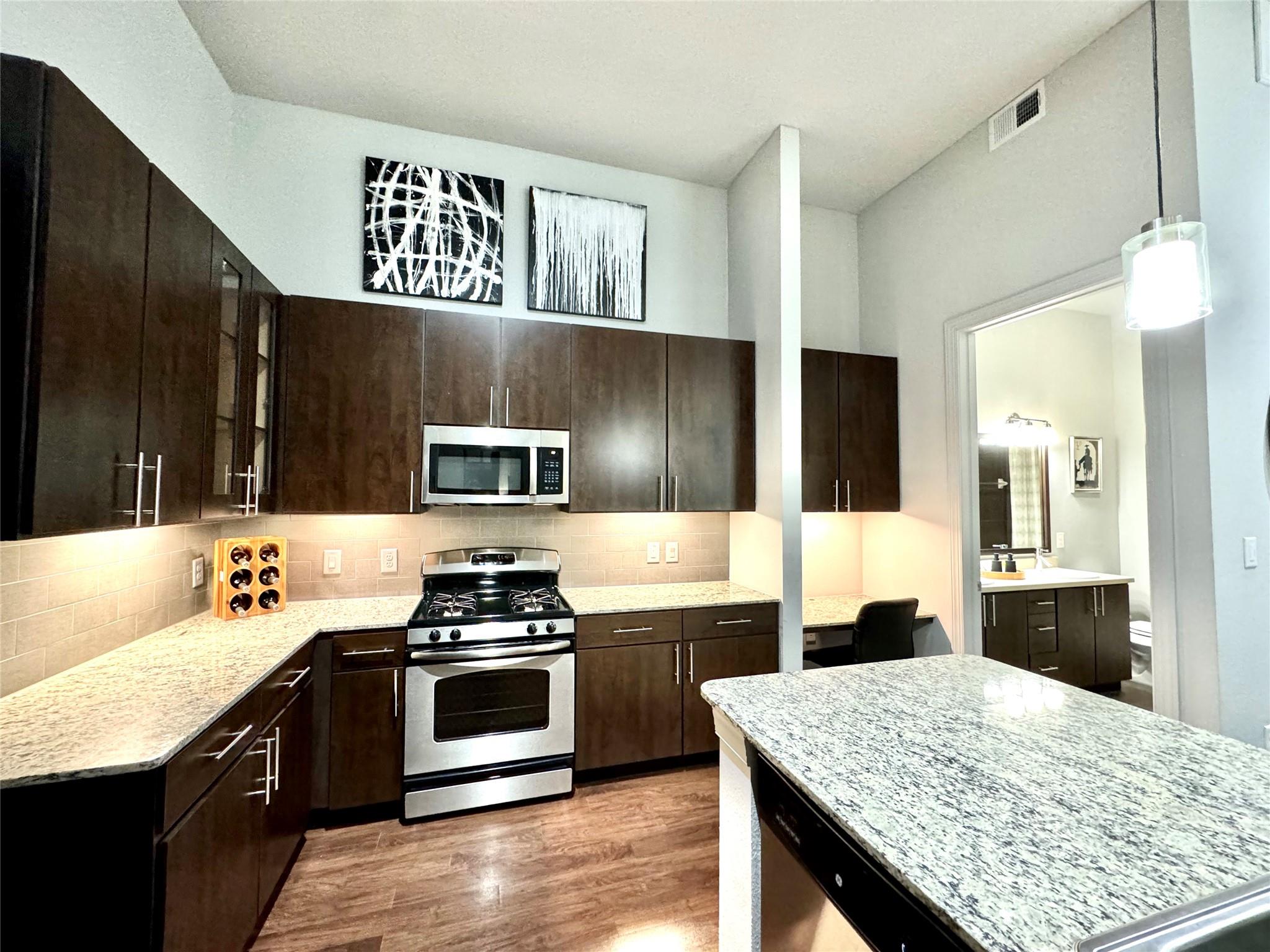 2525 Mccue St Road 407