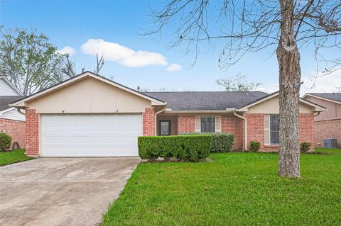 Homes For Sale - 1914 Landmark Drive<br/> Richmond, TX 77406