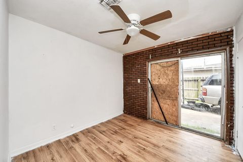 Tiny photo for 2909 Tarpey Avenue, Texas City, TX 77590 (MLS # 53589881)