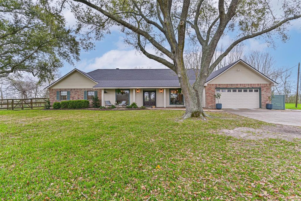 Photo of 1916 Lundy Lane, Friendswood, TX 77546 (MLS # 2118623)