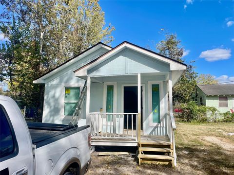 Photo of 504 N 8th St, Richmond, TX 77469 (MLS # 25377836)