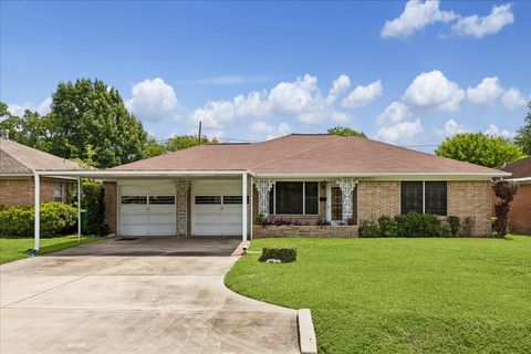 Photo of 4620 Averill Street, Houston, TX 77009 (MLS # 76346170)