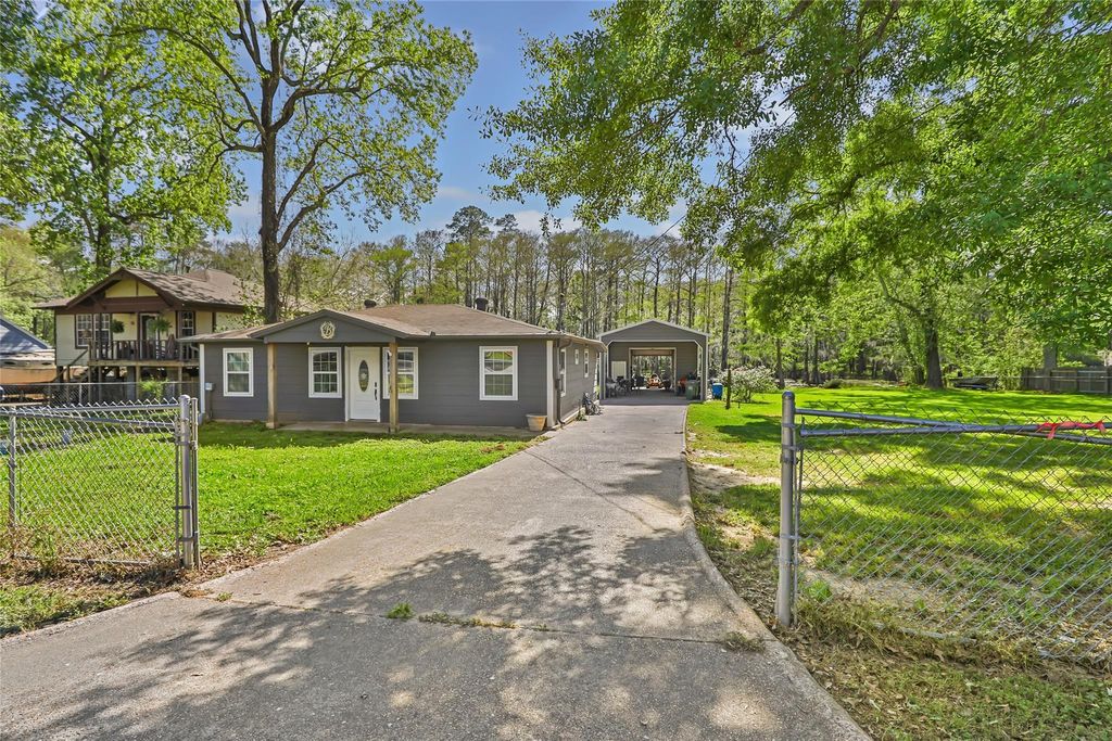 Photo of 218 Waterfall Drive, Huffman, TX 77336 (MLS # 36574135)