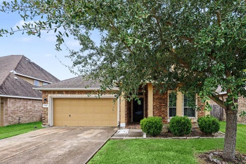 Photo of 8307 Mandalay Bay Drive, Baytown, TX 77523 (MLS # 2069216)