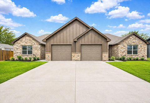 Photo of 228 Saint Charles Drive, Springtown, TX 76082 (MLS # 28381115)