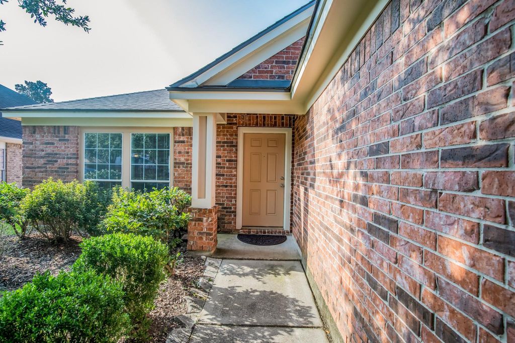 Photo of 26945 Kings Crescent Drive, Kingwood, TX 77339 (MLS # 26776686)