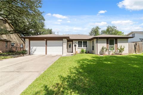 Photo of 10907 Sageleaf Lane, Houston, TX 77089 (MLS # 61355166)