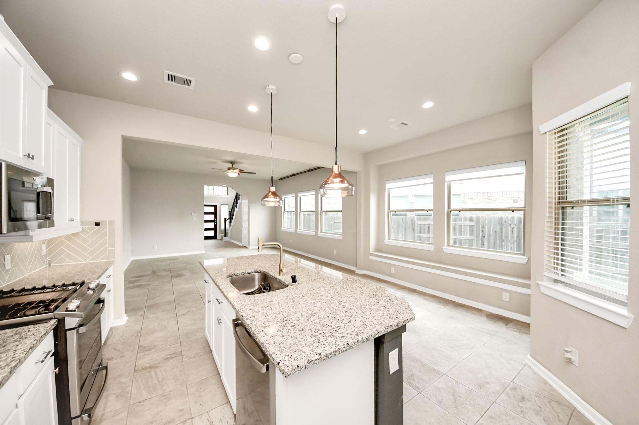 23003 Penstemon Trail