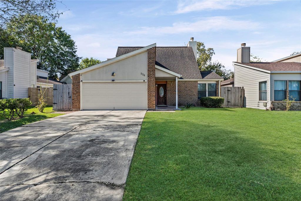 Photo of 534 Shady Dale Drive, Stafford, TX 77477 (MLS # 3424958)