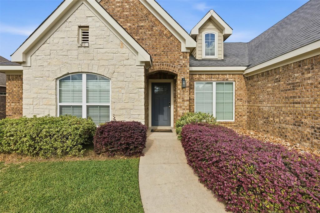 Photo of 31602 Cypress Circle, Waller, TX 77484 (MLS # 73786390)