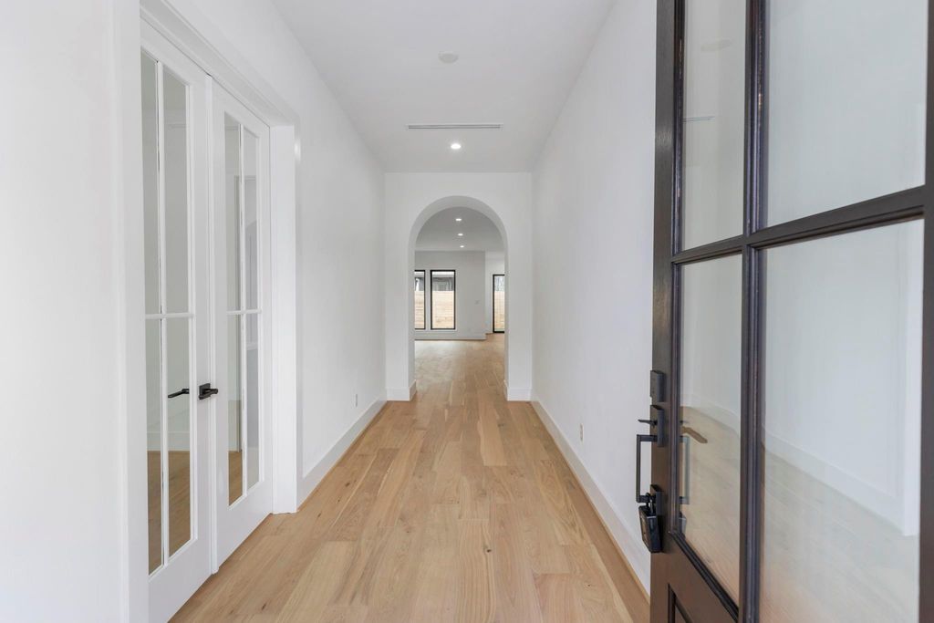 Photo of 903 Tabor Street, Houston, TX 77009 (MLS # 93127419)