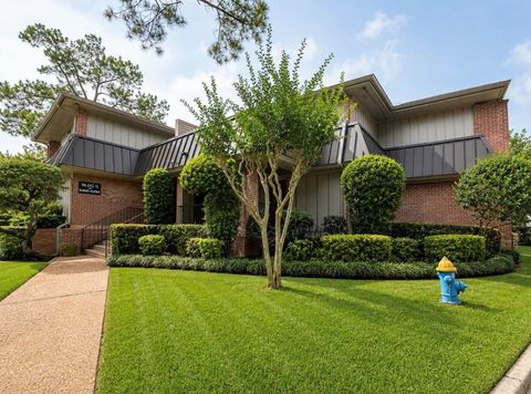 Photo of 6492 Bayou Glen Road, Houston, TX 77057 (MLS # 85681334)