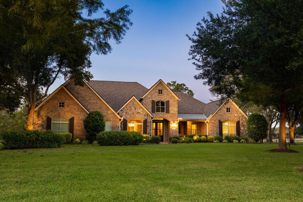 Photo of 22 Parsonage Cove, Missouri City, TX 77459 (MLS # 44958263)