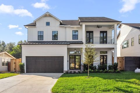 1439 Martin Street Houston TX 77018