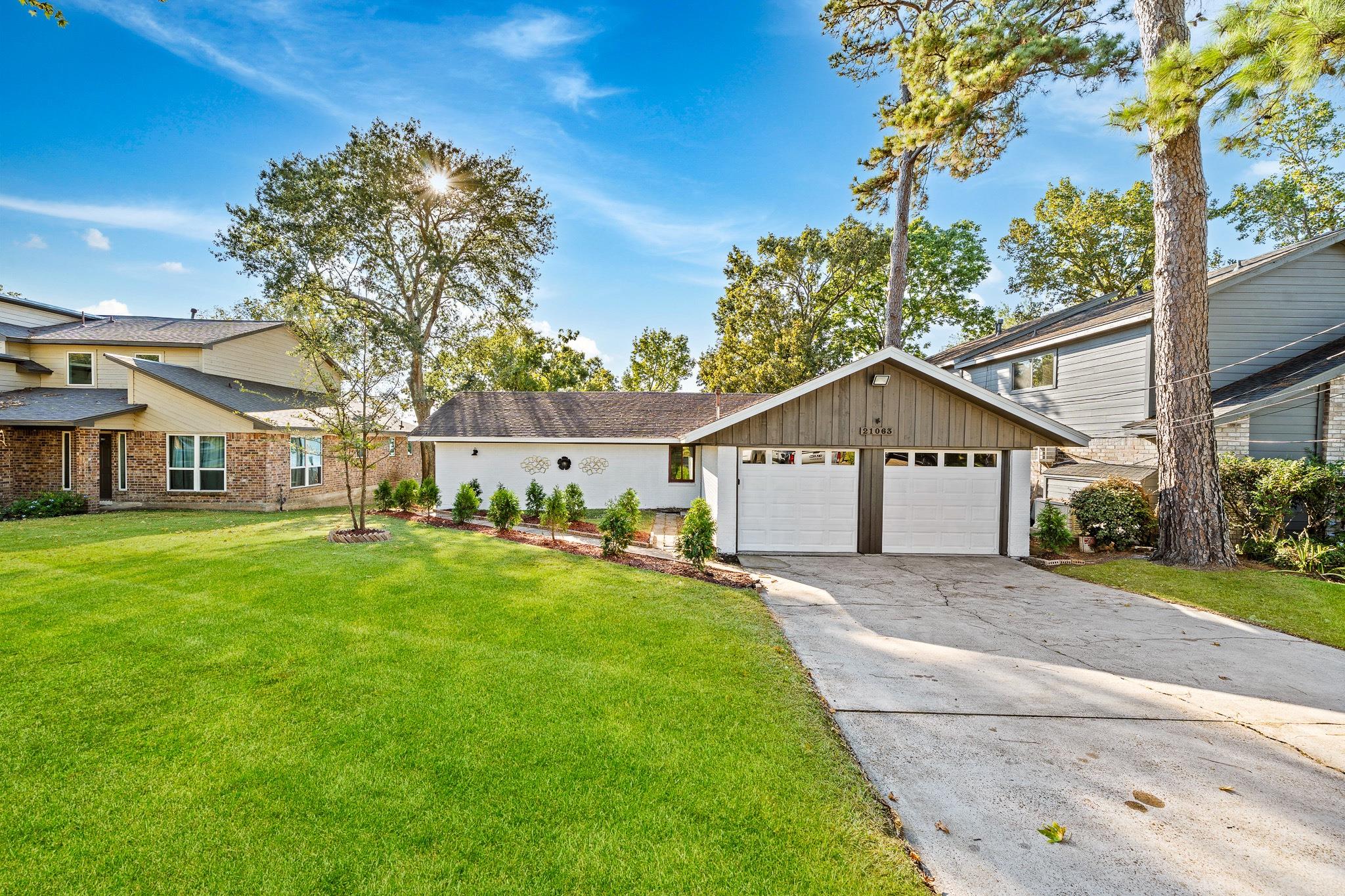 21063 Flaming Arrow Trl