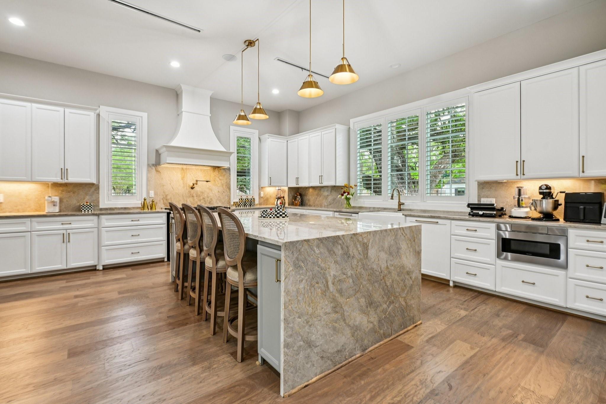 Houston, Texas, 77079, United States, 5 Bedrooms Bedrooms, ,6 BathroomsBathrooms,Residential,Active,2035604