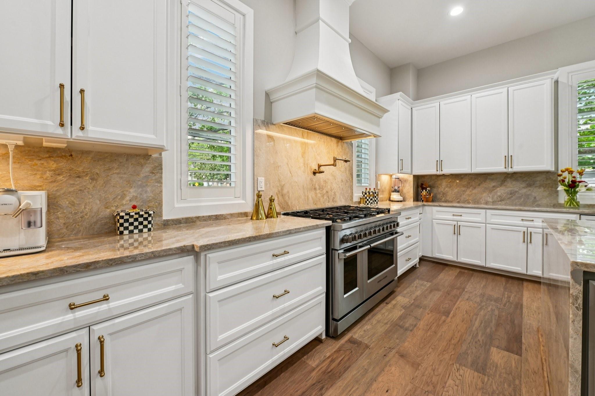 Houston, Texas, 77079, United States, 5 Bedrooms Bedrooms, ,6 BathroomsBathrooms,Residential,Active,2035604
