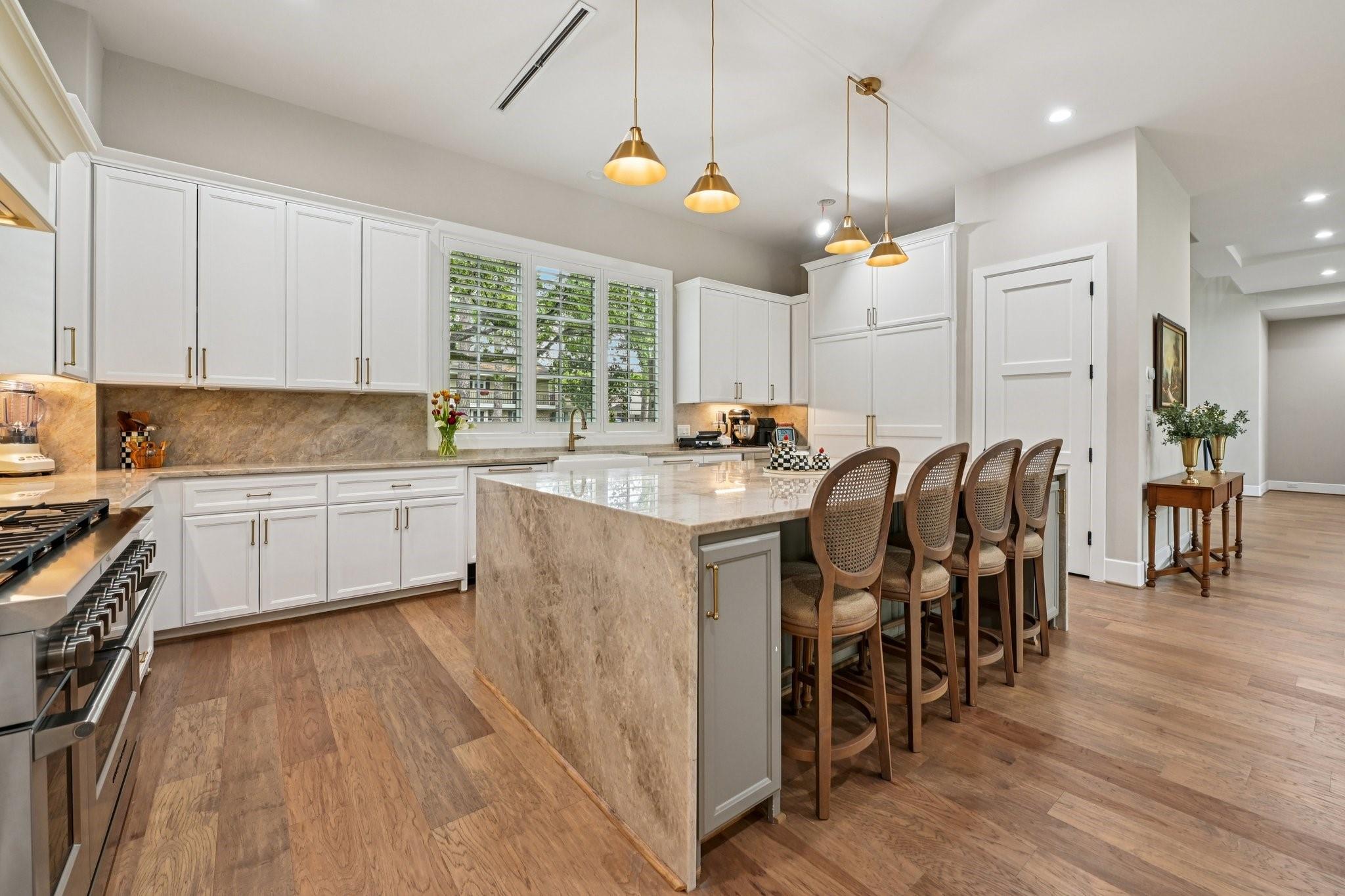 Houston, Texas, 77079, United States, 5 Bedrooms Bedrooms, ,6 BathroomsBathrooms,Residential,Active,2035604