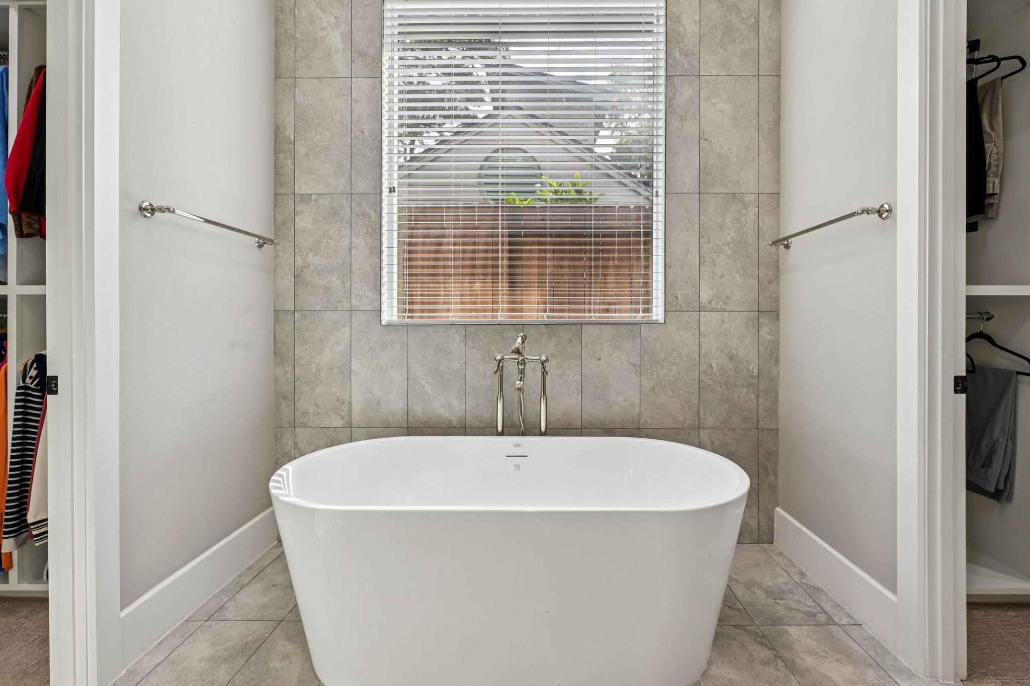 Houston, Texas, 77079, United States, 5 Bedrooms Bedrooms, ,6 BathroomsBathrooms,Residential,Active,2035604