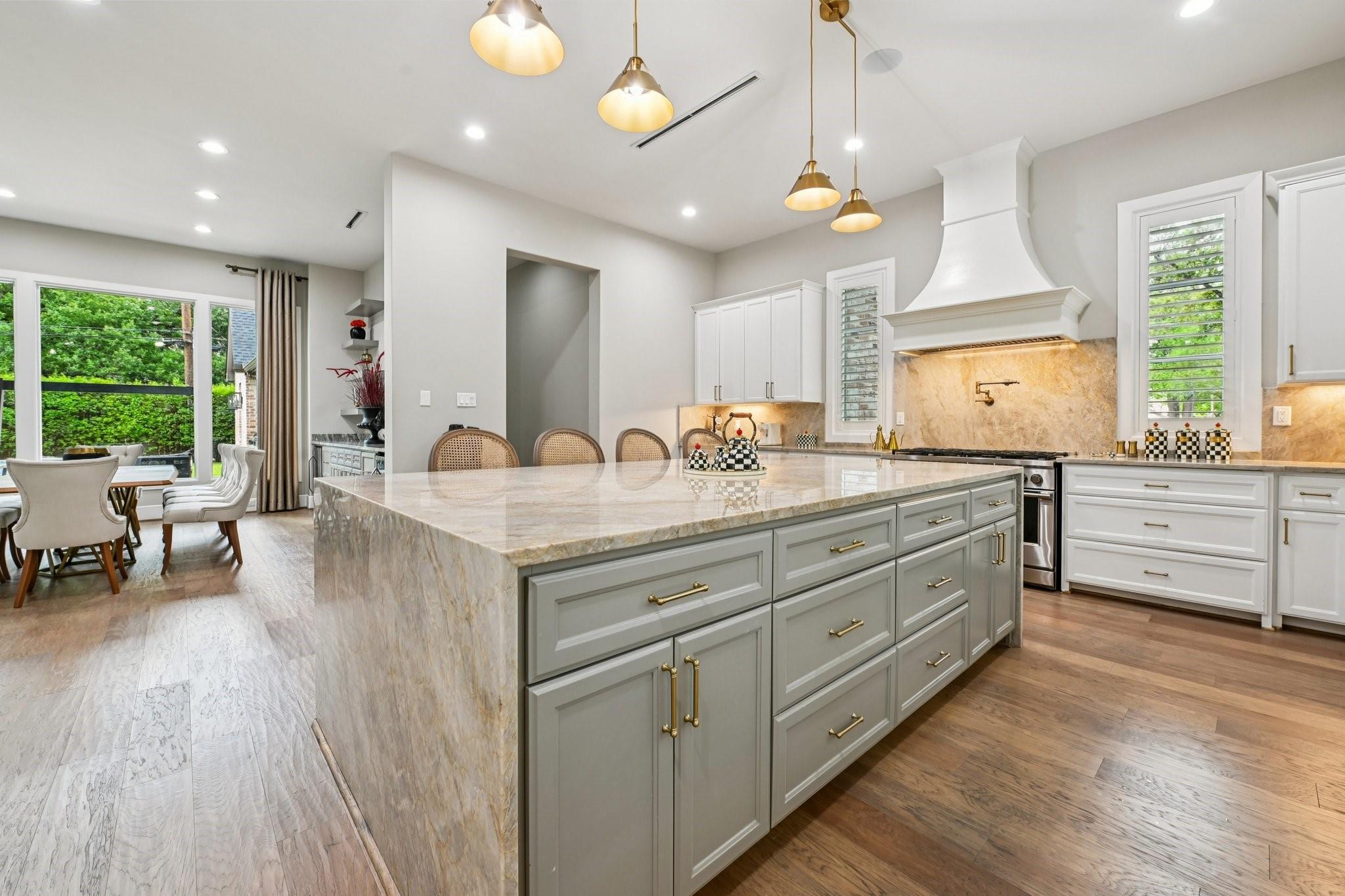 Houston, Texas, 77079, United States, 5 Bedrooms Bedrooms, ,6 BathroomsBathrooms,Residential,Active,2035604
