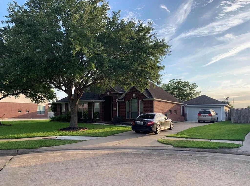 Photo of 2504 Sunny Shores Drive, Pearland, TX 77584 (MLS # 13304638)
