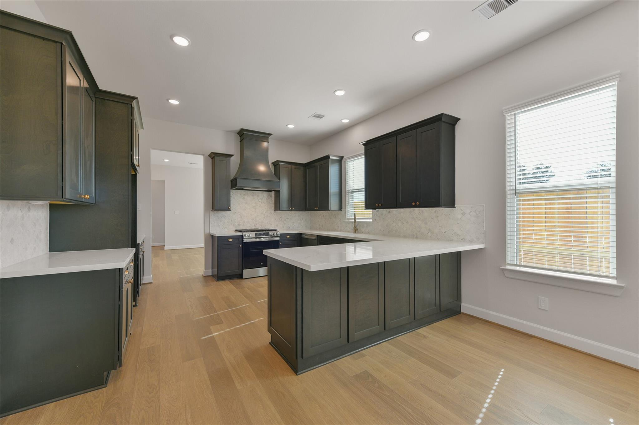 2515 S Houston Avenue