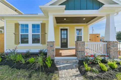 Photo of 2515 S Houston Avenue, Pearland, TX 77581 (MLS # 69741174)