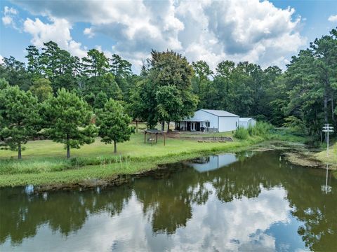 Homes For Sale - 240 Private Road 5515<br/> Palestine, TX 75801