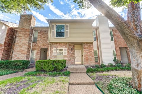 Photo of 1039 Fountain View Drive, Houston, TX 77057 (MLS # 27177590) Photo of 1039 Fountain View Drive, Houston, TX 77057 (MLS # 27177590)