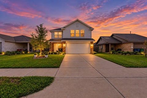 Photo of 215 Bennett Loop, Angleton, TX 77515 (MLS # 26944082)