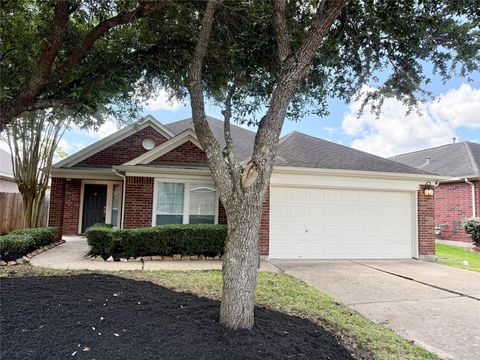 Photo of 12404 Shady Brook Drive, Pearland, TX 77584 (MLS # 8544076)