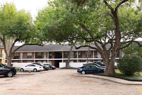 Photo of 14333 Memorial Drive #64, Houston, TX 77079 (MLS # 94800999)