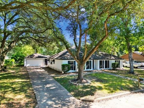 Photo of 1215 Briar Lane, Wharton, TX 77488 (MLS # 51839605) Photo of 1215 Briar Lane, Wharton, TX 77488 (MLS # 51839605)