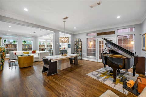 Photo of 26 Stalynn Lane, Houston, TX 77027 (MLS # 96746083)