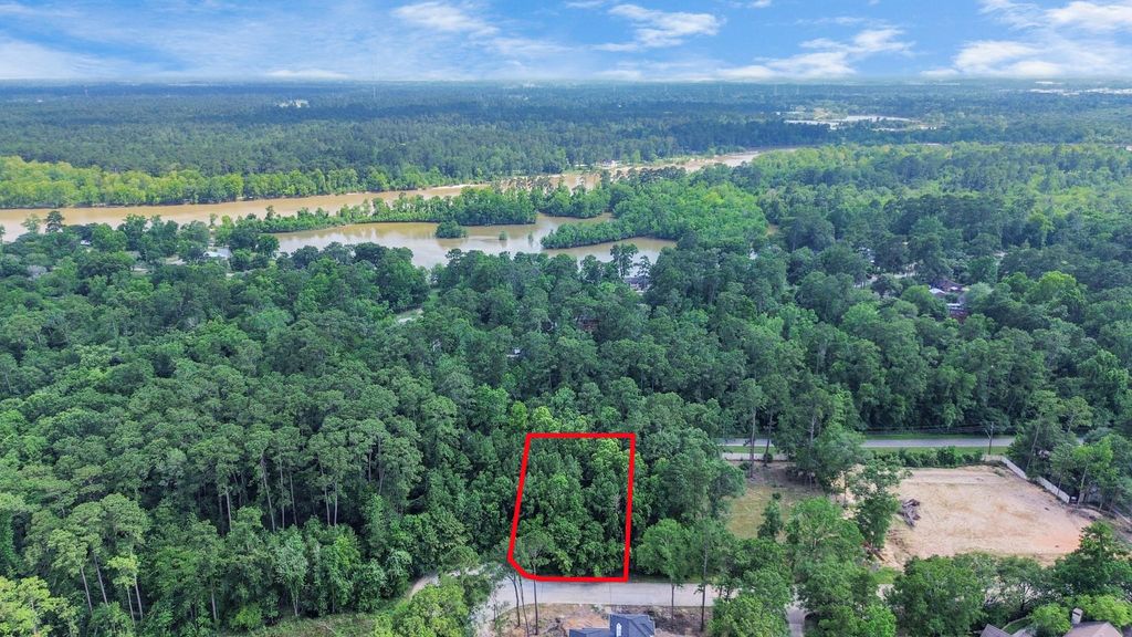 Photo of 22 Majestic Falls Drive, Kingwood, TX 77339 (MLS # 96014179)