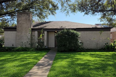 15826 Stonehaven Drive Houston TX 77059